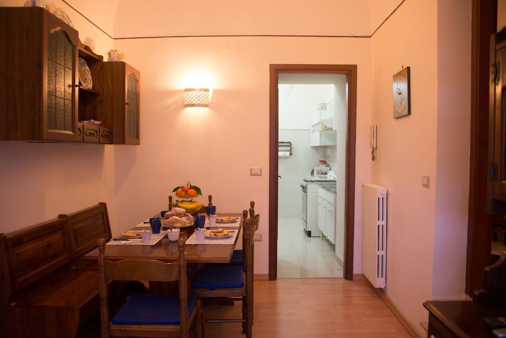 Il Giglio Rosso Apartment Napoli Cameră foto
